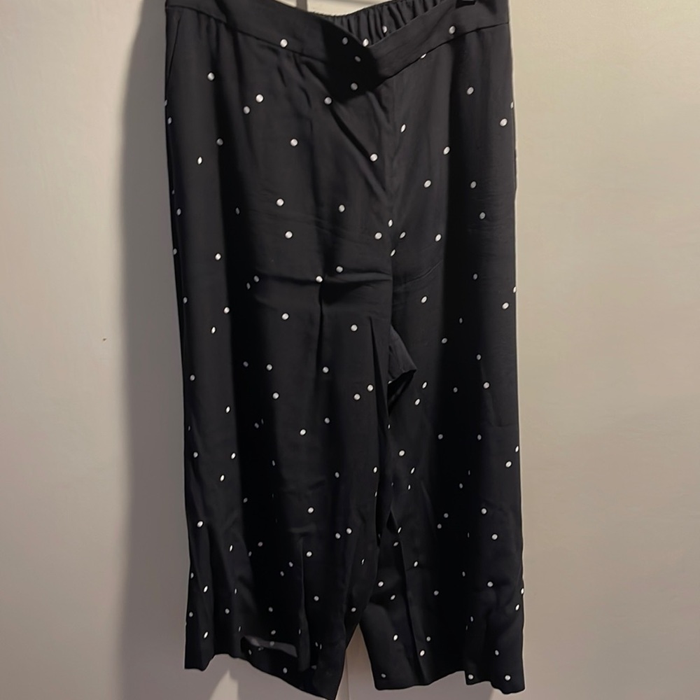 Loft black capris 18